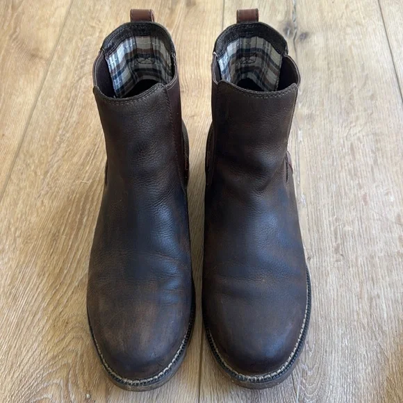 Women’s Ariat Wexford Waterproof Chelsea Boot - Picture 2 of 5